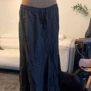Metro wear A- Line black embroidered skirt XL 100% Cotton